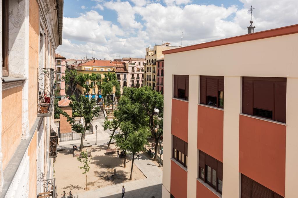 Plaza II De Mayo Μαδρίτη Εξωτερικό φωτογραφία