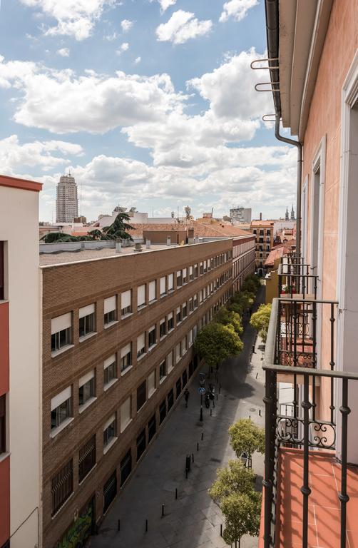 Plaza II De Mayo Μαδρίτη Εξωτερικό φωτογραφία